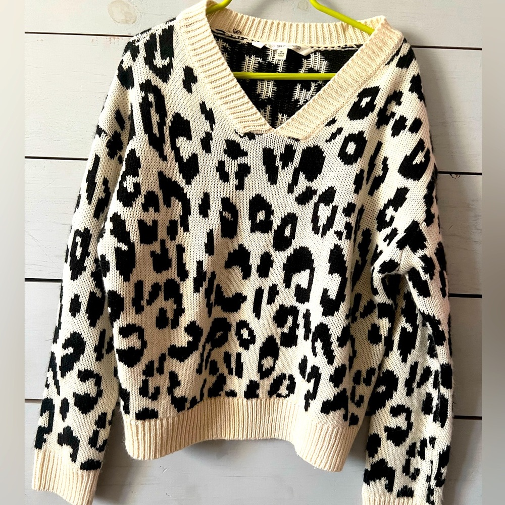 Kids girls v neck sweater
